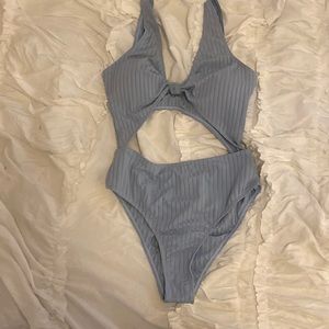 SHEIN. Cut-out One Piece Swimsuit. Women Size L